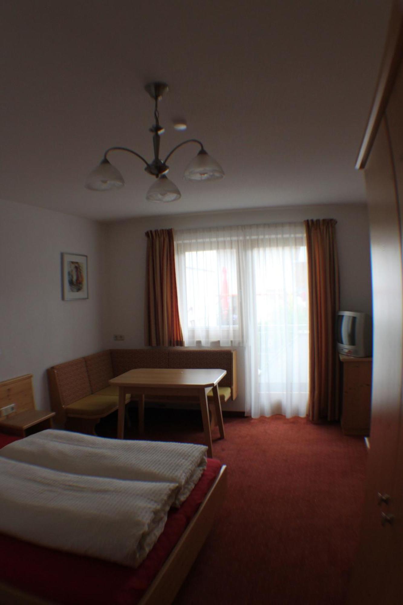 Отель Haus Gerda Фис Экстерьер фото