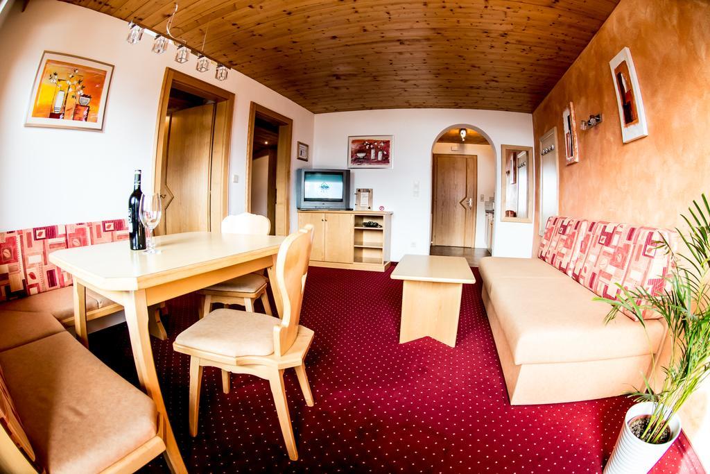 Отель Haus Gerda Фис Экстерьер фото
